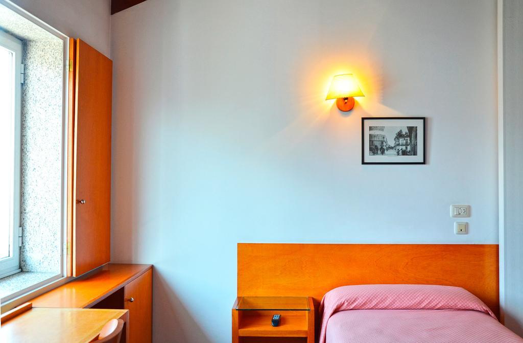 Hostal La Viuda A A Pobra de Trives Szoba fotó