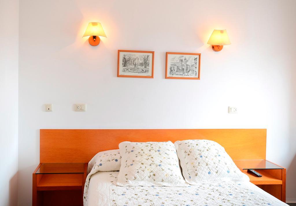 Hostal La Viuda A A Pobra de Trives Szoba fotó